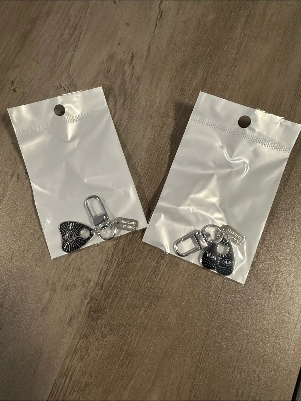 Quija‎ Planchette Keychain Clips x2 New